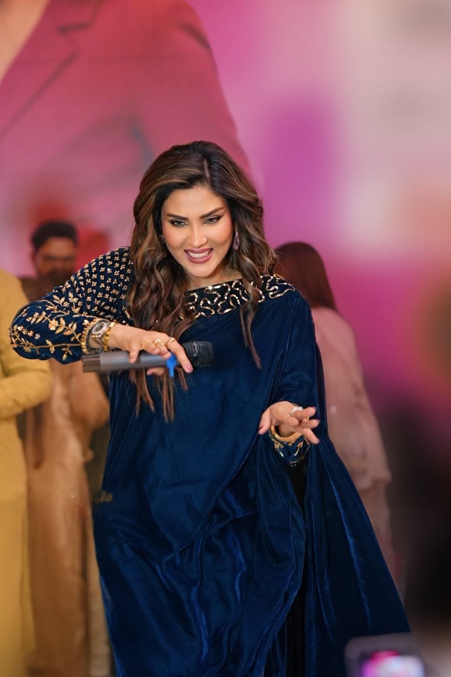 Fizza Ali ( Host + Singer) 3